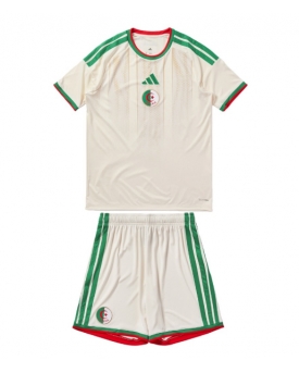 Billige Fotballdrakt Algerie Replika Hjemmedraktsett Barn VM 2026 Kortermet (med bukser)